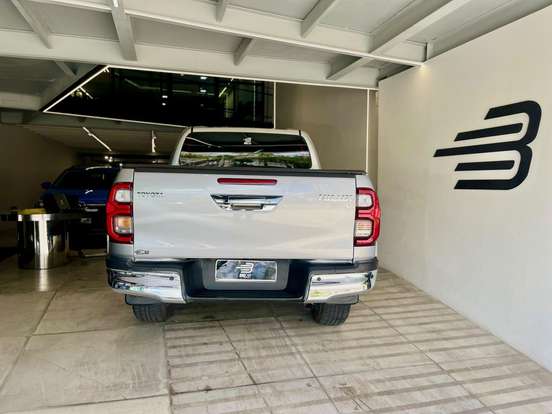 TOYOTA-HILUX-2025