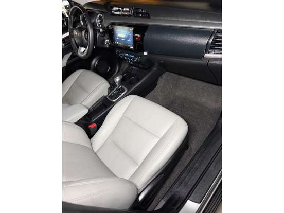 TOYOTA-HILUX-2.8 D-4D TURBO DIESEL CD SR 4X4 AUTOMÁTICO TOYOTA-HILUX-2024