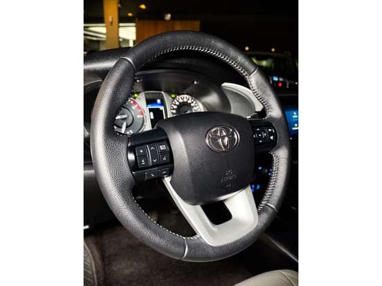 TOYOTA-HILUX-2024