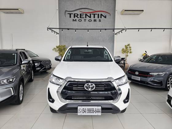 TOYOTA HILUX 2.8 D-4D TURBO DIESEL CD SRV 4X4 AUTOMÁTICO