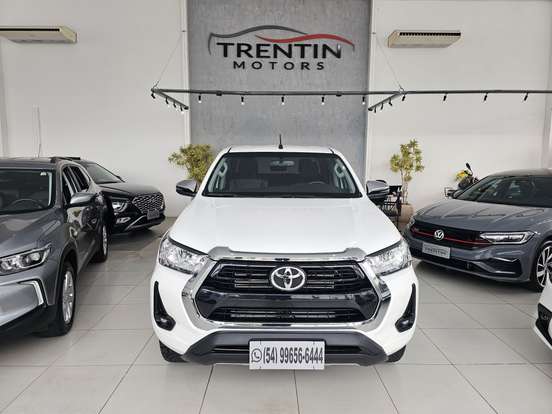 TOYOTA-HILUX-2023