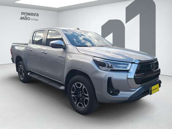 TOYOTA-HILUX-2022