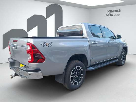 TOYOTA-HILUX-2022