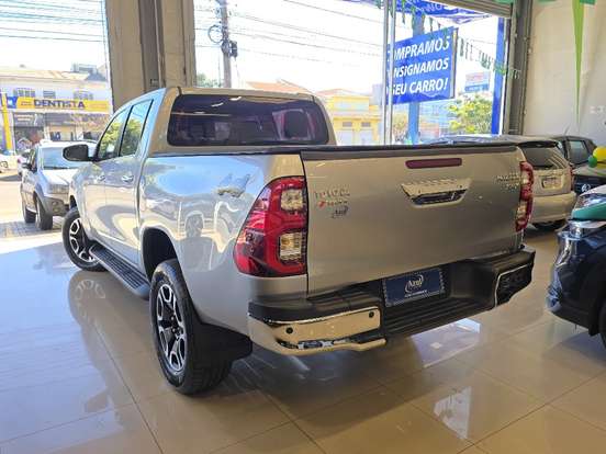 TOYOTA-HILUX-2020