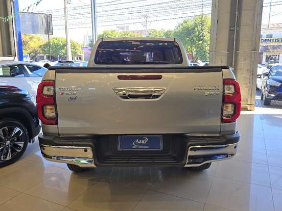 TOYOTA-HILUX-2.8 D-4D TURBO DIESEL CD SRX 4X4 AUTOMÁTICO TOYOTA-HILUX-2020