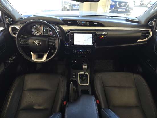 TOYOTA-HILUX-2.8 D-4D TURBO DIESEL CD SRX 4X4 AUTOMÁTICO TOYOTA-HILUX-2020