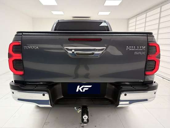 TOYOTA-HILUX-2024