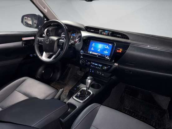 TOYOTA-HILUX-2.8 D-4D TURBO DIESEL CD SRX 4X4 AUTOMÁTICO TOYOTA-HILUX-2026