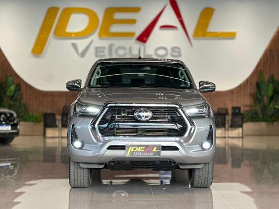 TOYOTA-HILUX-2021