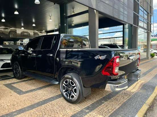 TOYOTA-HILUX-2024