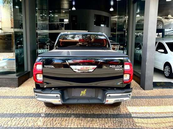TOYOTA-HILUX-2024