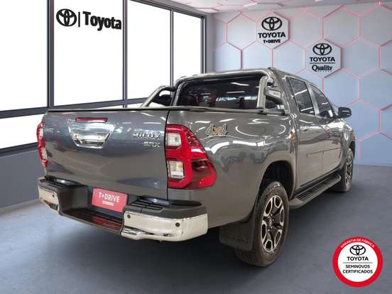 TOYOTA-HILUX-2025