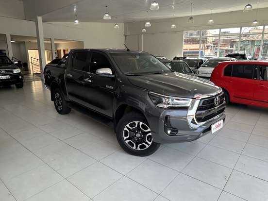 TOYOTA-HILUX-2.8 D-4D TURBO DIESEL CD SRX LIMITED 4X4 AUTOMÁTICO TOYOTA-HILUX-2023