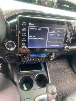 TOYOTA-HILUX-2023