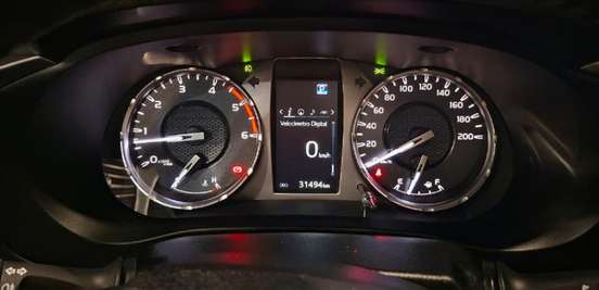 TOYOTA-HILUX-2024