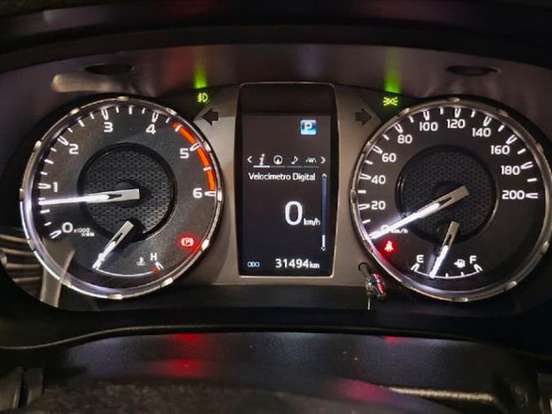 TOYOTA-HILUX-2.8 D-4D TURBO DIESEL CD SRX PLUS 4X4 AUTOMÁTICO TOYOTA-HILUX-2024