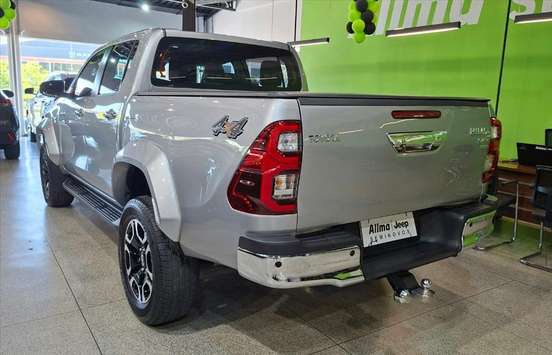 TOYOTA-HILUX-2024