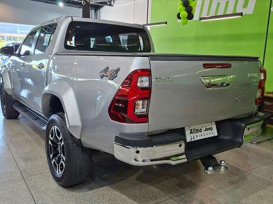 TOYOTA-HILUX-2.8 D-4D TURBO DIESEL CD SRX PLUS 4X4 AUTOMÁTICO TOYOTA-HILUX-2024
