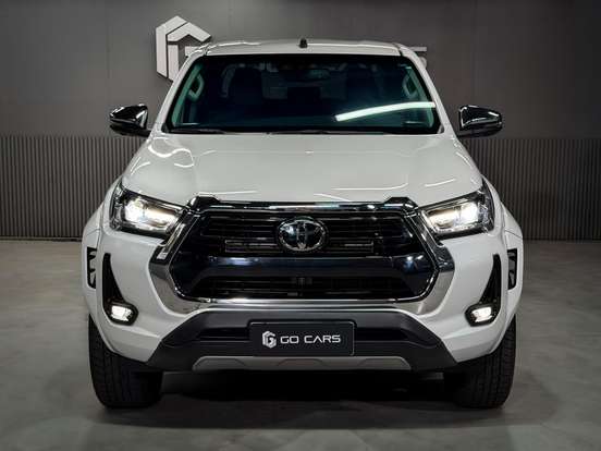 TOYOTA-HILUX-2.8 D-4D TURBO DIESEL CD SRX PLUS 4X4 AUTOMÁTICO TOYOTA-HILUX-2025