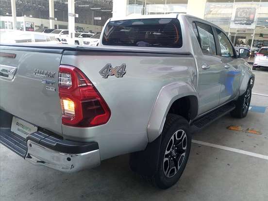 TOYOTA-HILUX-2.8 D-4D TURBO DIESEL CD SRX PLUS 4X4 AUTOMÁTICO TOYOTA-HILUX-2024