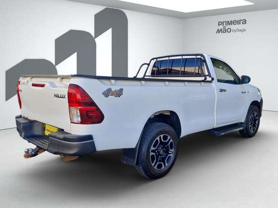TOYOTA-HILUX-2025