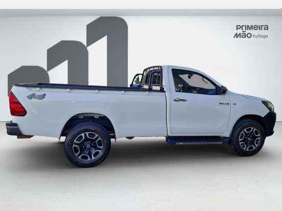 TOYOTA-HILUX-2025