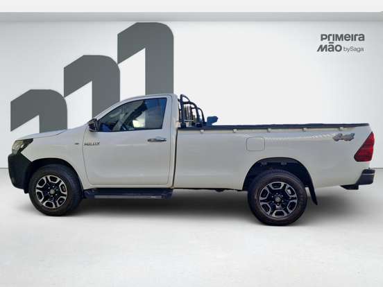 TOYOTA-HILUX-2025