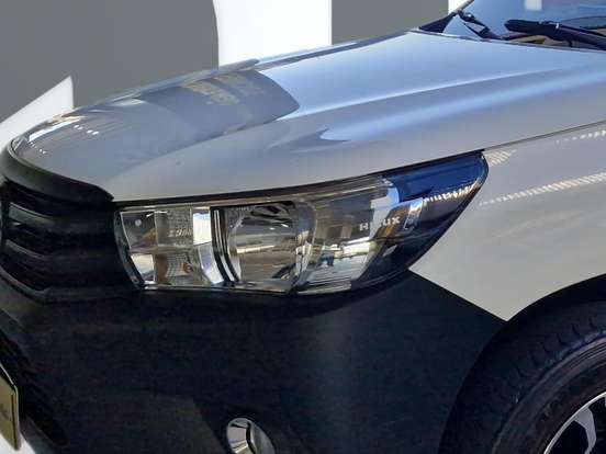 TOYOTA-HILUX-2.8 D-4D TURBO DIESEL CS 4X4 AUTOMÁTICO TOYOTA-HILUX-2025