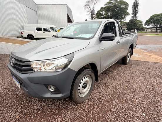 TOYOTA-HILUX-2023