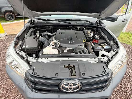 TOYOTA-HILUX-2023