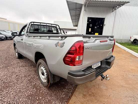 TOYOTA-HILUX-2.8 D-4D TURBO DIESEL CS 4X4 MANUAL TOYOTA-HILUX-2023