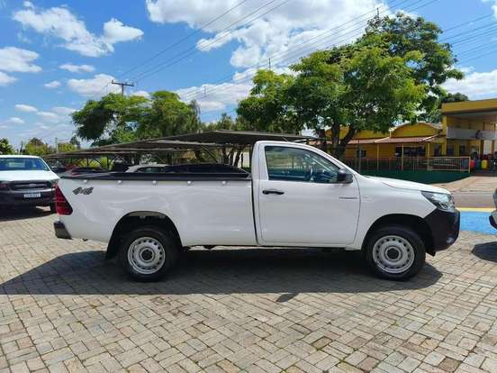 TOYOTA-HILUX-2.8 D-4D TURBO DIESEL CS 4X4 MANUAL TOYOTA-HILUX-2020