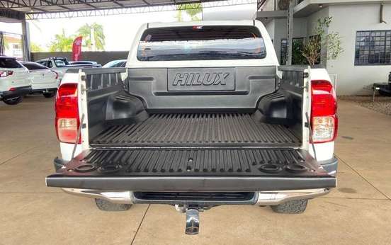 TOYOTA-HILUX-2020