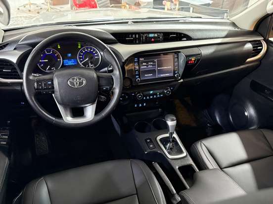 TOYOTA-HILUX-2020