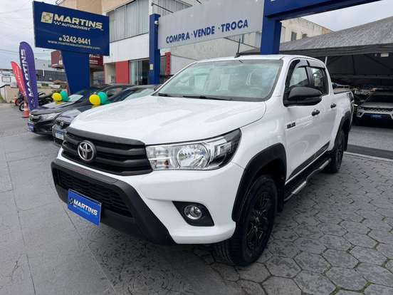 TOYOTA-HILUX-2.8 SR CHALLENGE 4X4 CD 16V DIESEL 4P AUTOMÁTICO TOYOTA-HILUX-2017