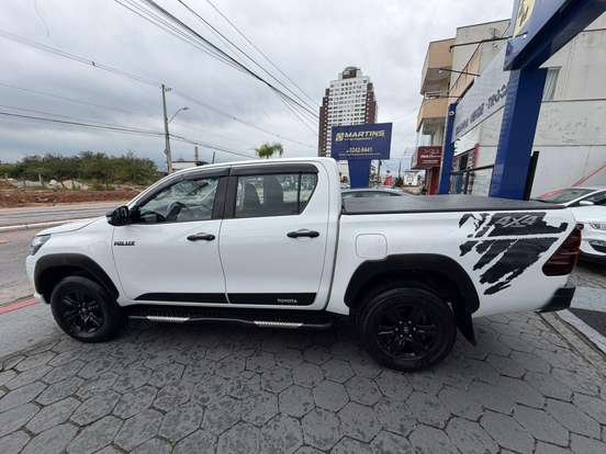 TOYOTA-HILUX-2.8 SR CHALLENGE 4X4 CD 16V DIESEL 4P AUTOMÁTICO TOYOTA-HILUX-2017