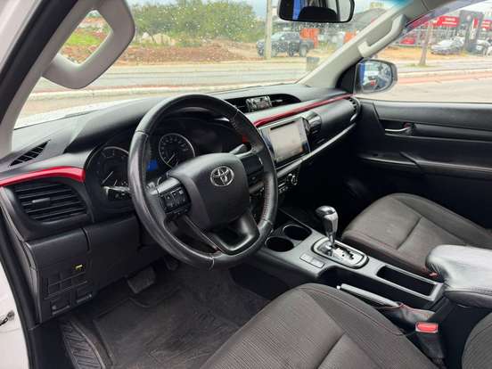 TOYOTA-HILUX-2017