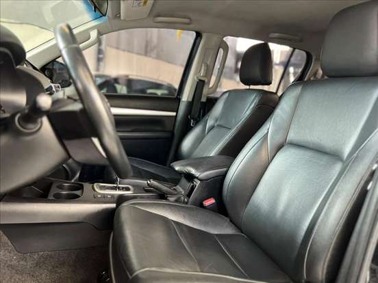 TOYOTA-HILUX-2017