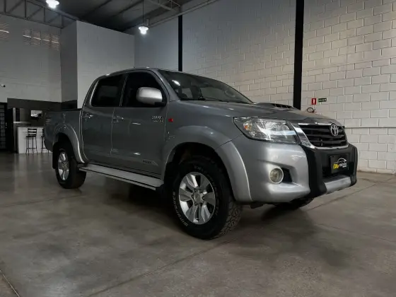 TOYOTA HILUX 3.0 STD 4X4 CD 16V TURBO INTERCOOLER DIESEL 4P MANUAL