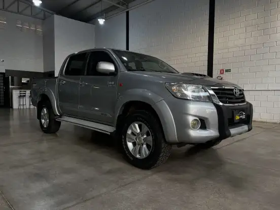 TOYOTA-HILUX-2015