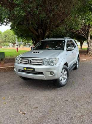 TOYOTA-HILUX-3.0 SRV 4X4 CD 16V TURBO INTERCOOLER DIESEL 4P AUTOMÁTICO TOYOTA-HILUX-2008