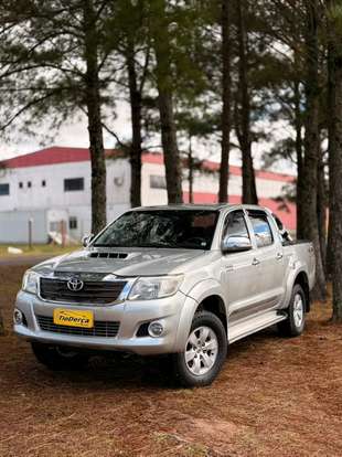 TOYOTA-HILUX-2013