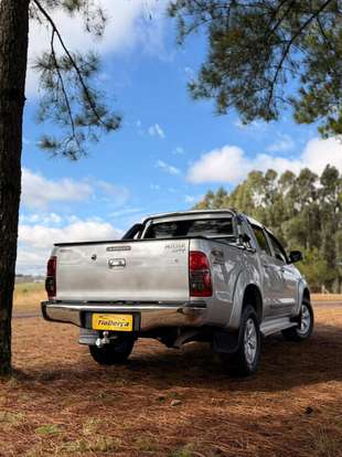 TOYOTA-HILUX-2013