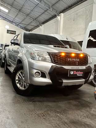 TOYOTA-HILUX-2014
