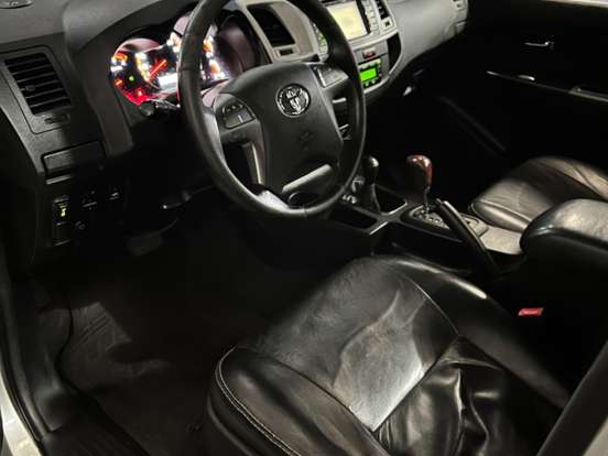 TOYOTA-HILUX-3.0 SRV 4X4 CD 16V TURBO INTERCOOLER DIESEL 4P AUTOMÁTICO TOYOTA-HILUX-2014