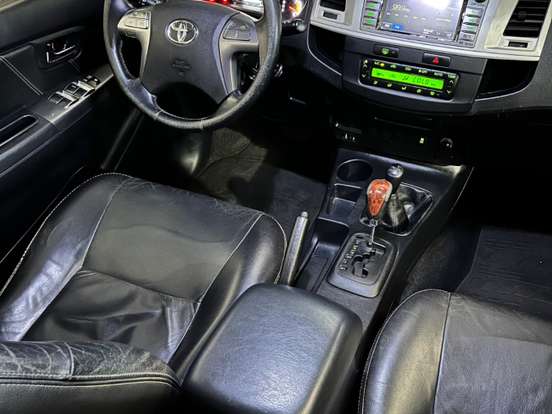 TOYOTA-HILUX-3.0 SRV 4X4 CD 16V TURBO INTERCOOLER DIESEL 4P AUTOMÁTICO TOYOTA-HILUX-2014