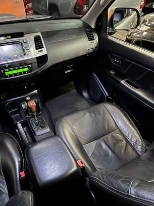 TOYOTA-HILUX-2014