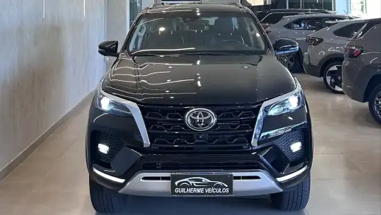 TOYOTA-HILUX SW4-2022