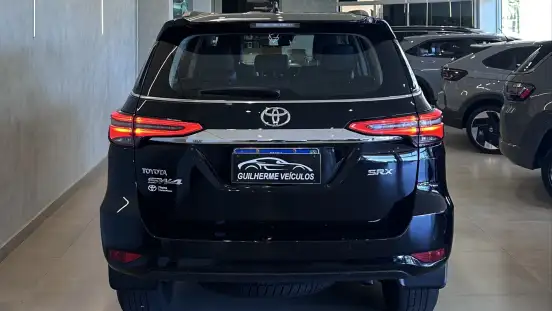 TOYOTA-HILUX SW4-2022