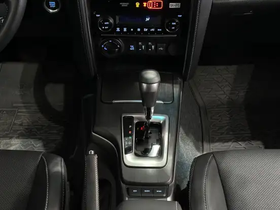 TOYOTA-HILUX SW4-2025